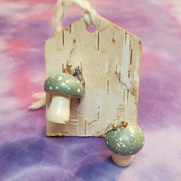 NWT Handmade Wooden Mushroom Earrings - Picture 5 of 5